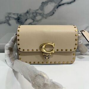Coach Crossbody CC384